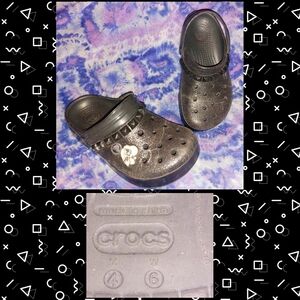 Crocs brand Black Unisex Kids Clogs Sz 4M/6W